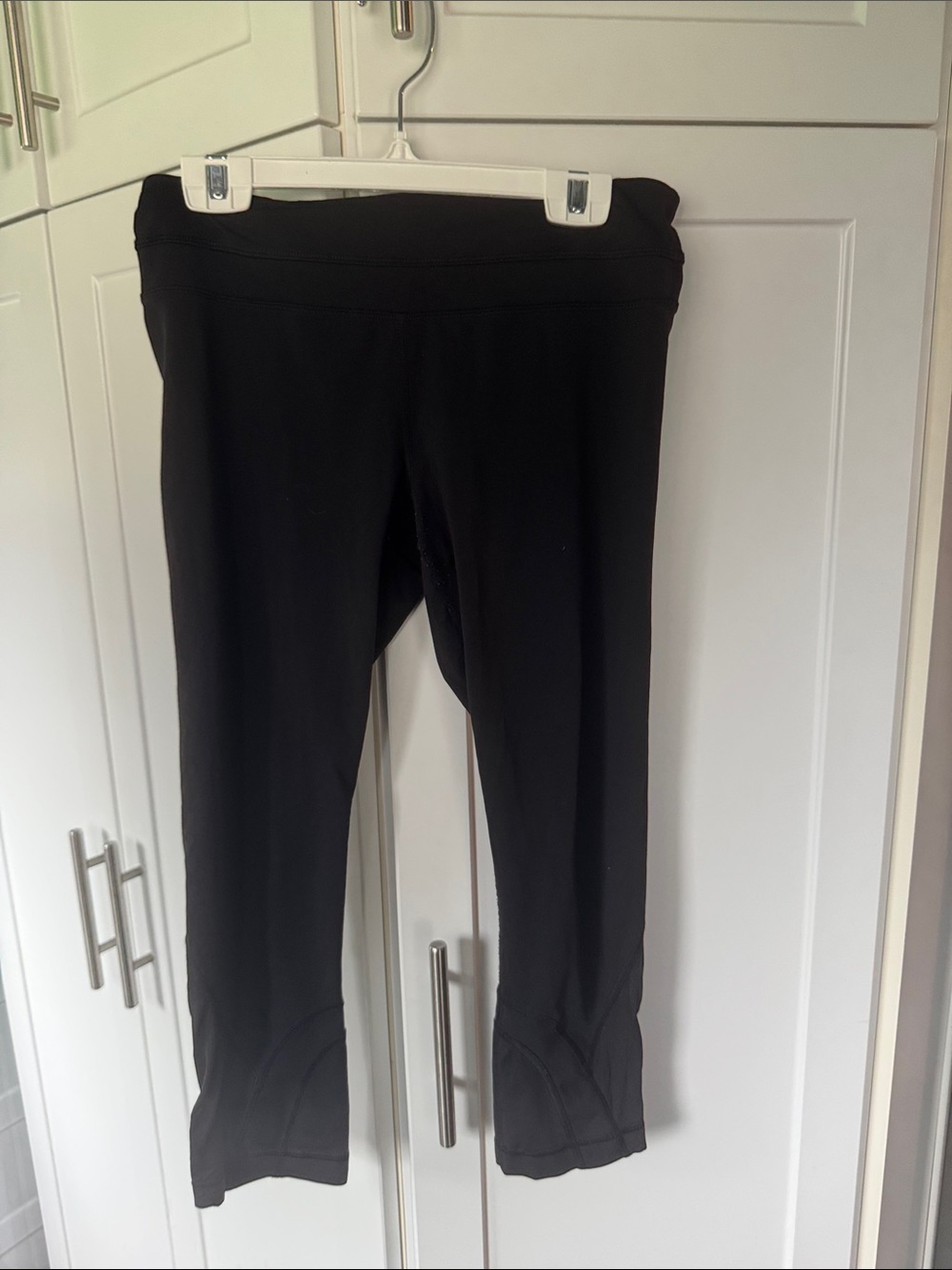 Lulu black capri Leggings